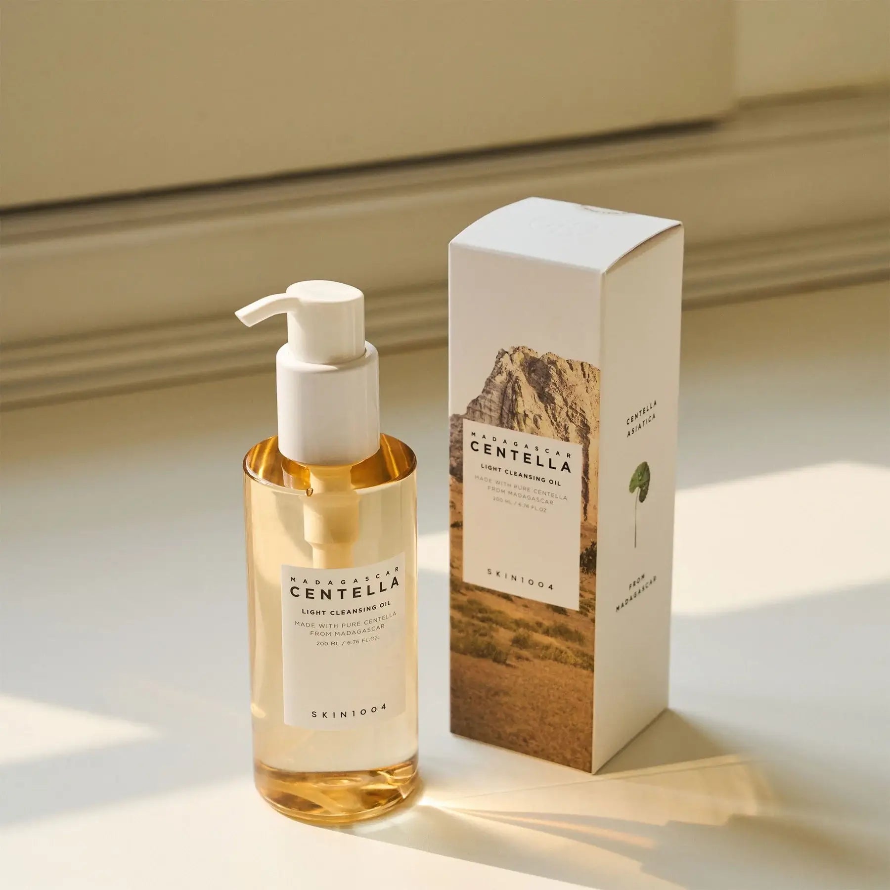 Skin1004 Madagascar Centella Light Cleansing Oil 200ml-SKEEN