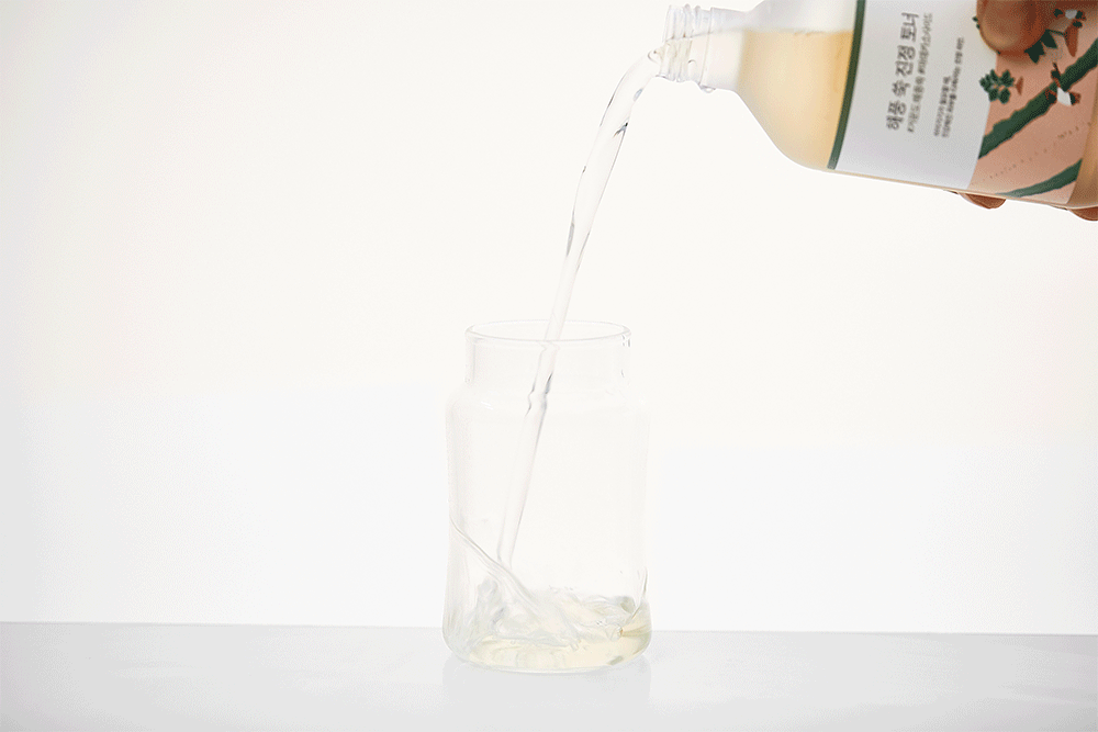 ROUND LAB Mugwort Calming Toner 300ml-SKEEN