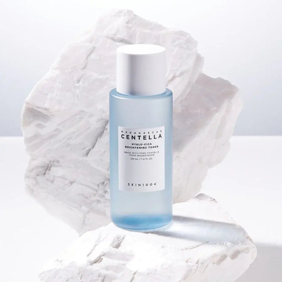 SKIN1004 Madagascar Centella Hyalu-Cica Brightening Toner 210 ml
